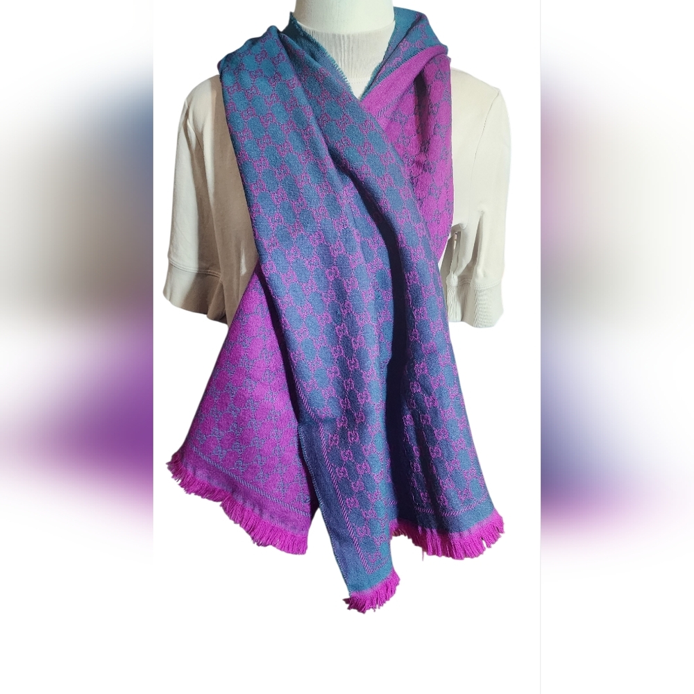 EUC Gucci Reversible Winter Shawl - Picture 2 of 4